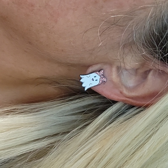 🔥LAST PAIR🔥 ROCKABILLY GHOST GIRL EARRINGS - Picture 3 of 6